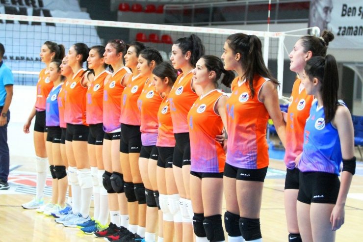 Büyükşehir Kadınlar Voleybol Takımı yoluna yenilgisiz devam ediyor