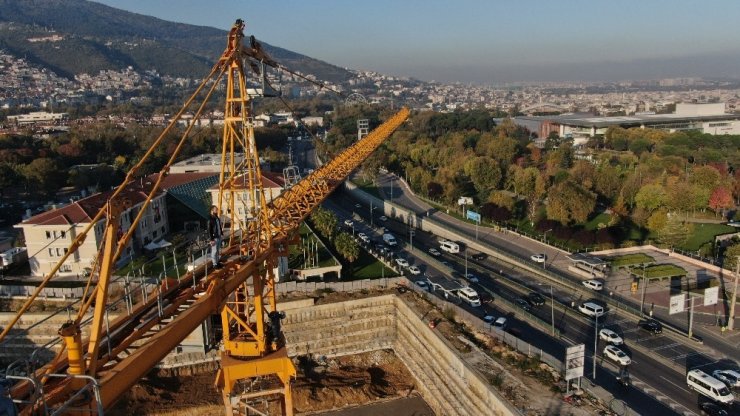 80 metre yüksekte Ata’ya saygı