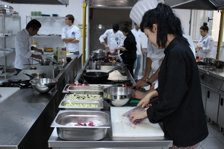 AÜ Göynük Mutfak Sanatları MYO Kalitesini Tescilledi