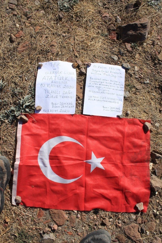 Dağcılar, ülkemizin kurtarıcısı ve Cumhuriyetin kurucusunu anmak için zirvelere çıktılar