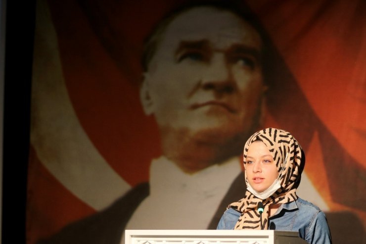 Atatürk Alanya’da saygı duruşu, şiir ve türkülerle anıldı