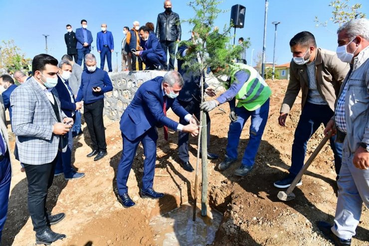 Yeşilyurt’ta bin 444 adet fidan desteği