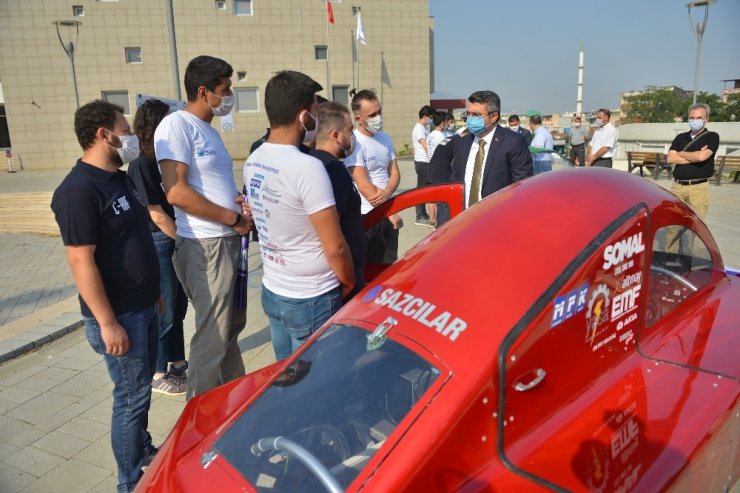 Yılmaz genç kaşifleri ağırladı