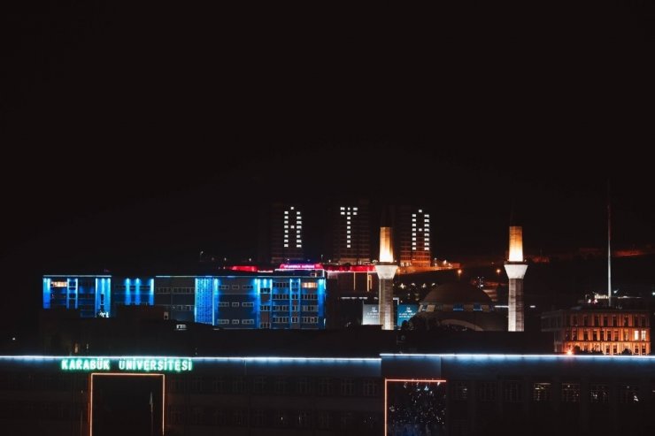 Karabük’te yurt ışıkları “ATA” için yandı