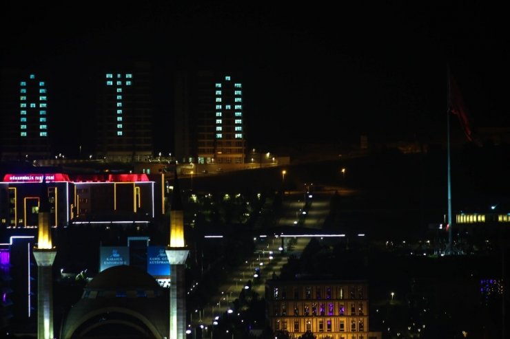 Karabük’te yurt ışıkları “ATA” için yandı