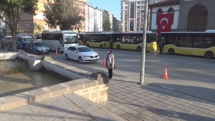 Afyonkarahisar’da saatler 09.05’i gösterdiğinde adeta hayat durdu