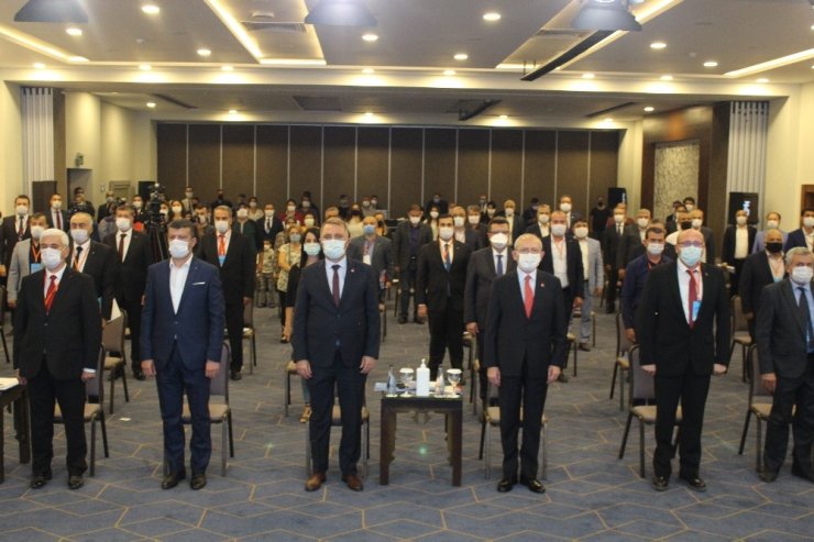 Kılıçdaroğlu, Antalya’da muhtarlarla buluştu