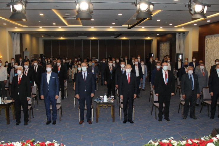 Kılıçdaroğlu, Antalya’da muhtarlarla buluştu