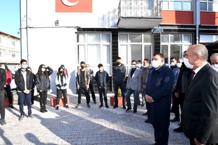 Başkan Gürkan öğrencilerle buluştu