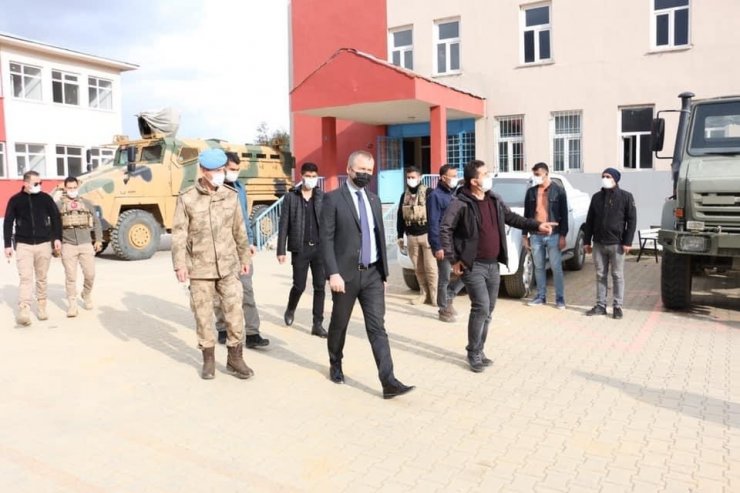 Kaymakam Yelek’ten Jandarma Tabur Komutanlığına ziyaret