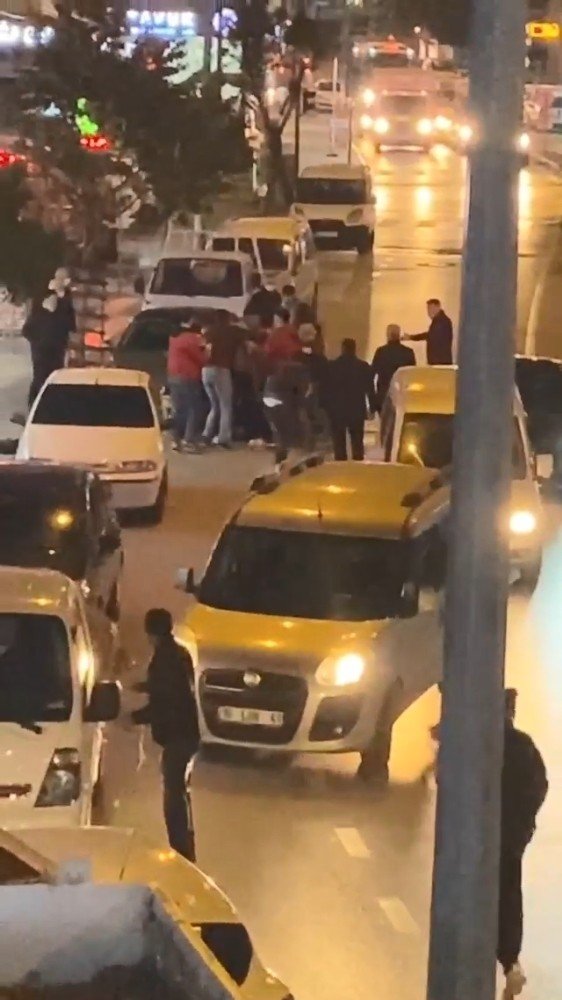 Yan bakma kavgası korona virüsü unutturdu