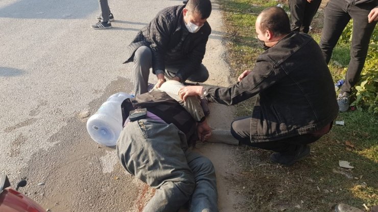 Kamyonun altında kalan yaşlı adam ağır yaralandı