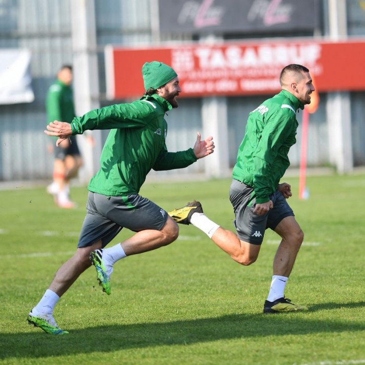 Adanaspor maçı hazırlıklarını sürdüren Bursaspor, çabukluk çalıştı
