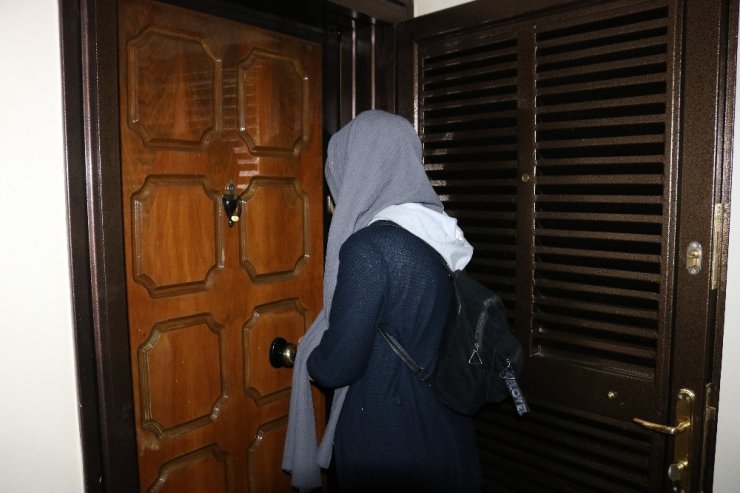 Sığınma evindeki arkadaşını evine aldı, kadın ve sevgilisi tarafından soyulduğunu iddia etti