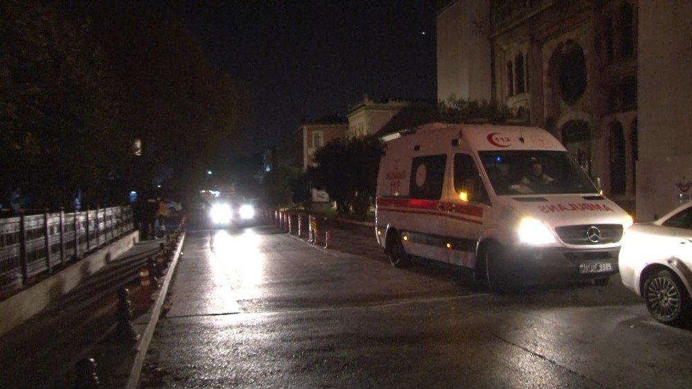 Eminönü’nde acı olay! Ağaçta asılı halde bulundu
