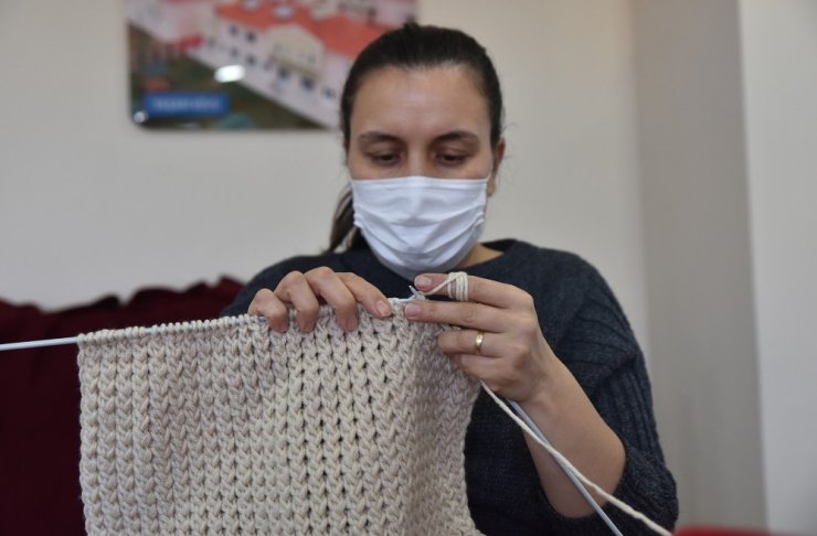 Belde Evleri’nde hem öğreniyorlar hem de sosyalleşiyorlar