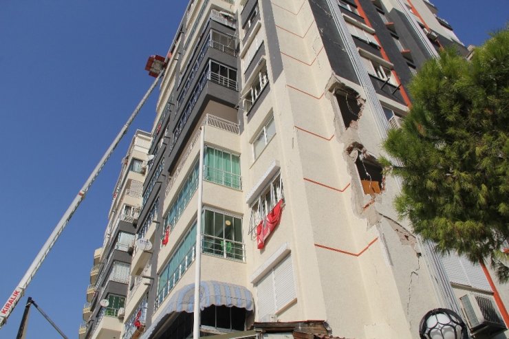 Depremzedeler 2-3 katına çıkan kira fiyatlarına tepkili