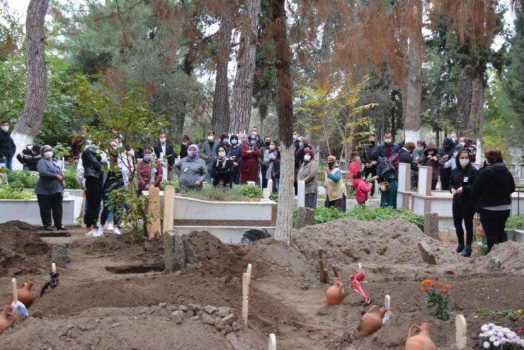 Eski kocası tarafından öldürülen Çilem Kılıç toprağa verildi