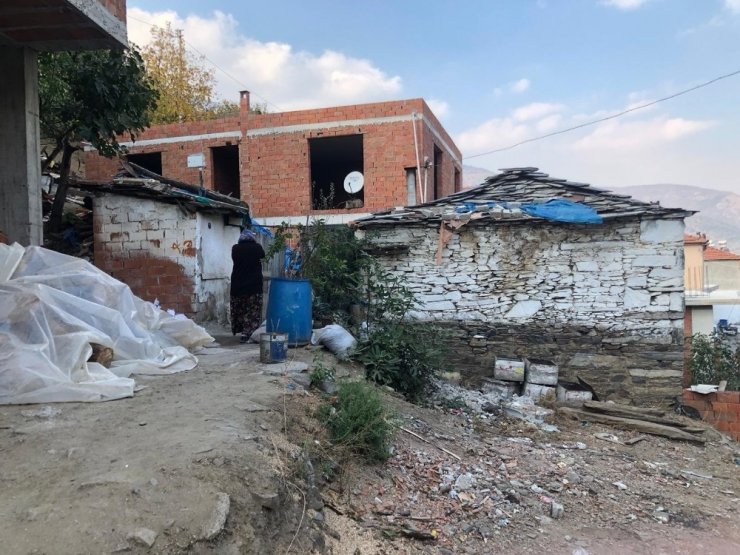 71 yaşındaki adam karısını baltayla öldürdü