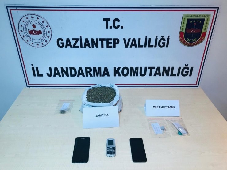 Jandarma’dan uyuşturucu tacirlerine şafak baskını