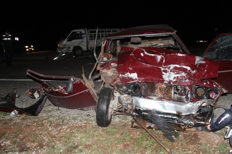 Kazada yaralanan kamyonet sürücüsü yaşam mücadelesini kaybetti