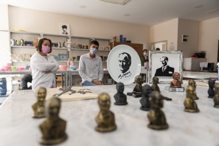 Özel çocuklar Atatürk’e olan sevgilerini çalışmalara yansıttılar