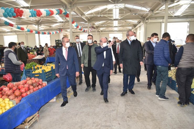 Selçuklu’da Özalkent Kapalı Pazar Yeri açıldı