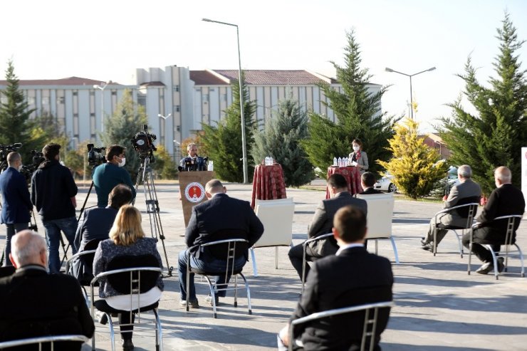 Başkan Yalçın’a ‘Yılın Hayvanseveri’ beratı