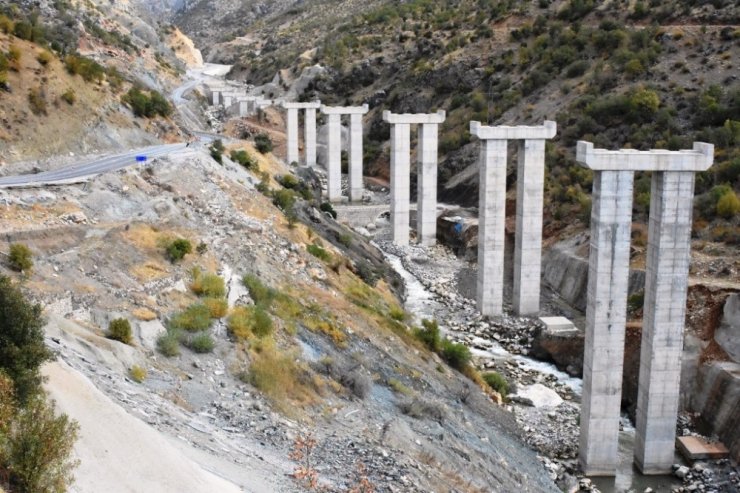 Osman Gazi Köprüsü tekniğiyle Bitlis’te viyadük yapılıyor