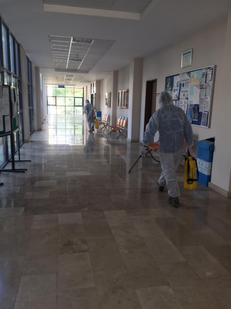 Büyükşehir EKPSS öncesi okulları dezenfekte etti