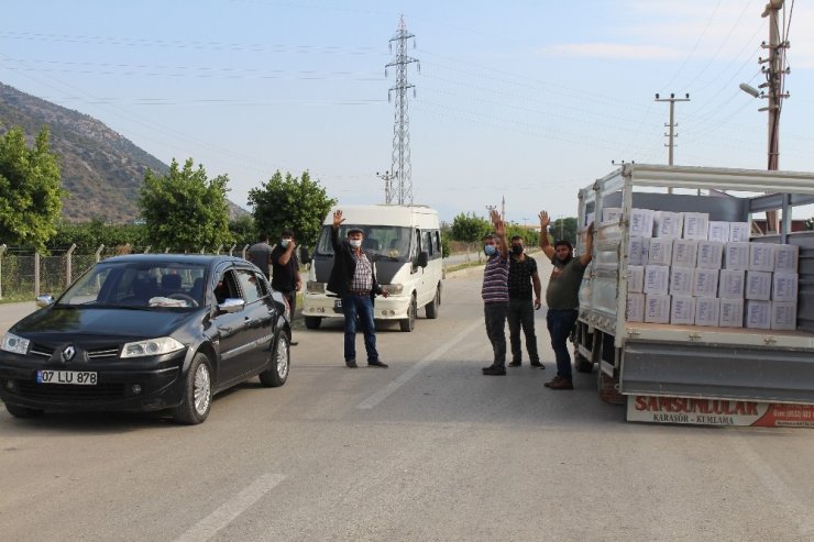 Büyükşehir’den karantinadaki Finike Yuvalı’ya gıda desteği