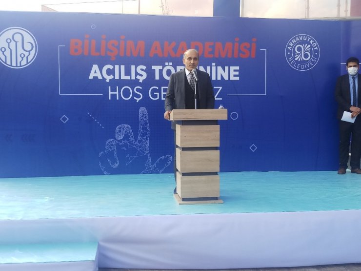 Arnavutköy’de bilişim ve teknoloji alanında önemli adım