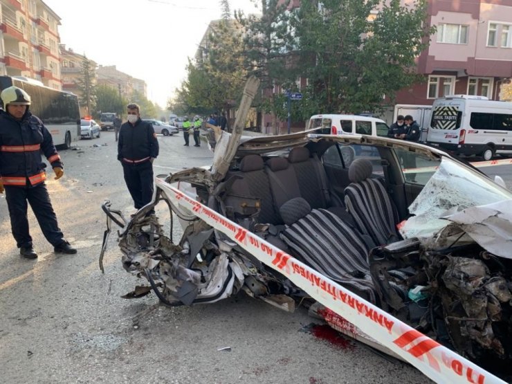 Başkent’te otobüse çarpan araç sürücüsü ağır yaralandı