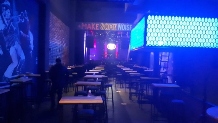 Bursa’da eğlenceye polis baskını
