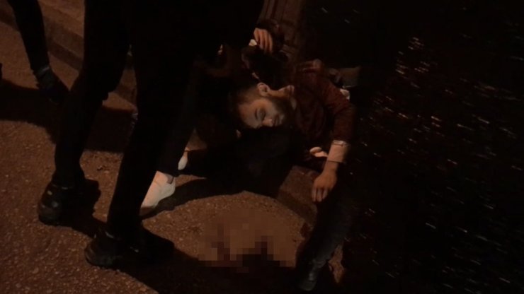 ‘Ne bakıyorsun’ tartışmasında kan döküldü: 1’i ağır 2 yaralı