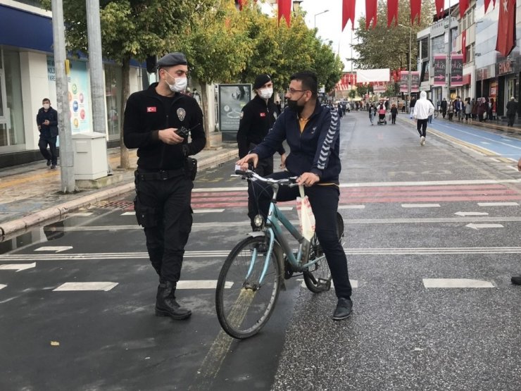 Yerde araçla havada drone ile anons yapılıp vatandaş uyarıldı