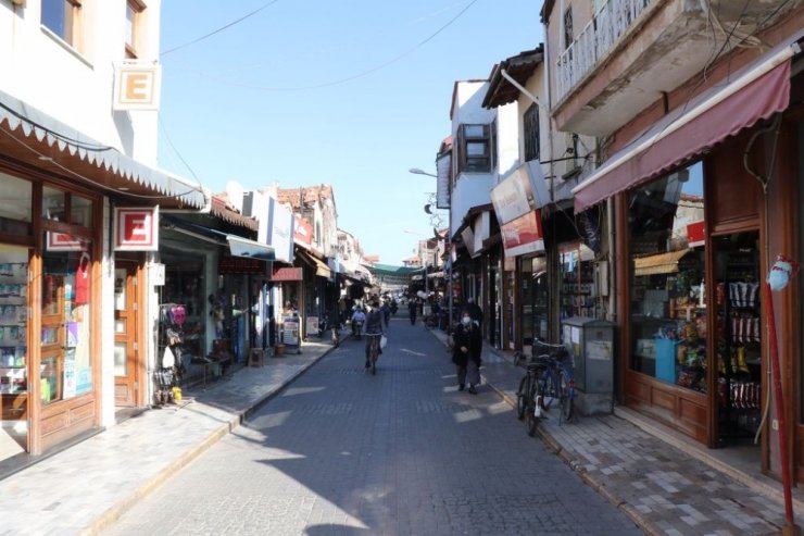 Yunusemre Caddesi’nin güzelliği büyükşehirle ortaya çıkacak