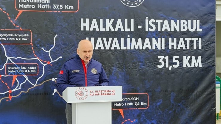 Bakan Karaismailoğlu, Halkalı İstanbul Metro hattı şantiyesinde incelemelerde bulundu