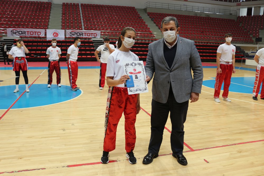 Kick boks Siyah Kuşak ve Dan sınavları Konya'da yapıldı