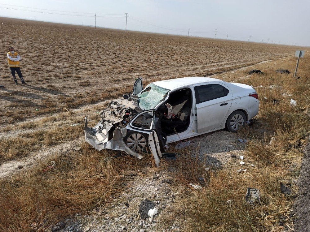 Konya'dan Aksaray'a giden otomobil tıra arkadan çarptı! 1 ölü 1 ağır yaralı