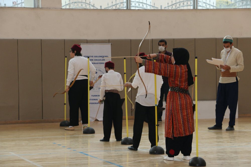 Minik okçular Geleneksel Türk Okçuluk Konya Birinciliği için yarıştı