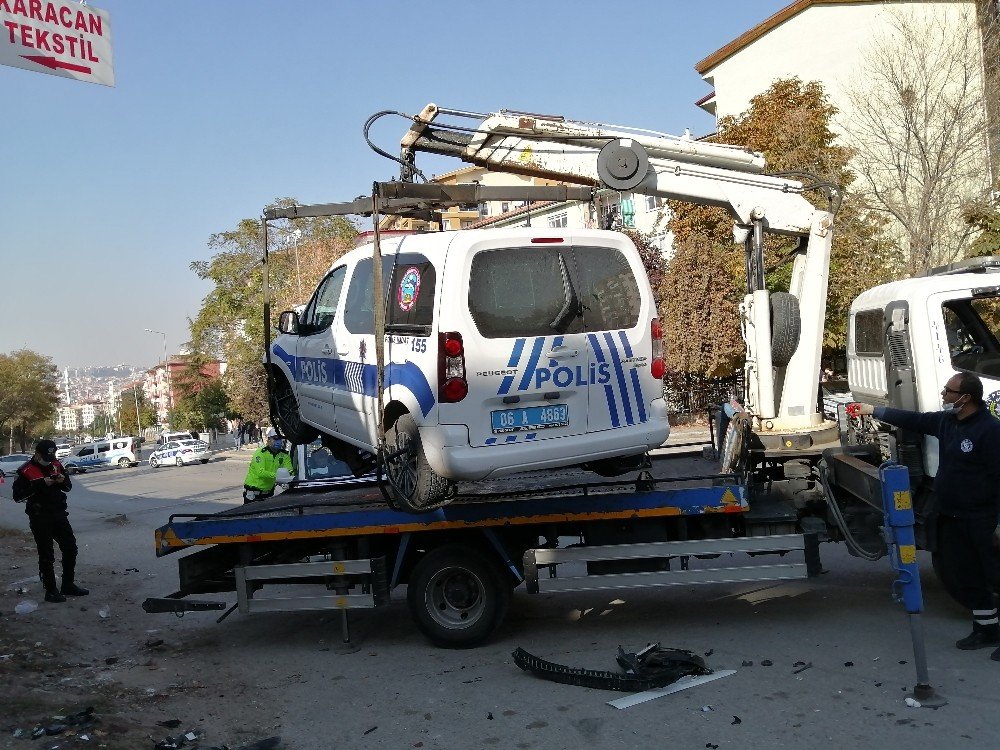 Ankara'da polis otosu kaza yaptı! 2'si polis 3 yaralı