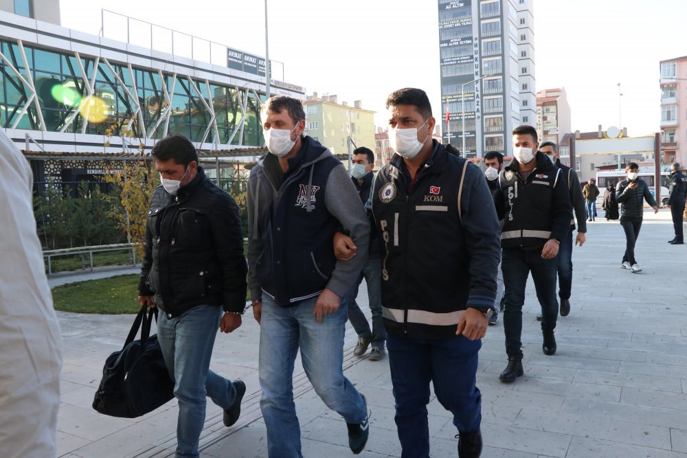 FETÖ'nün 7 ildeki 'emniyet mahrem yapılanması'na operasyonda 9 kişi adliyede