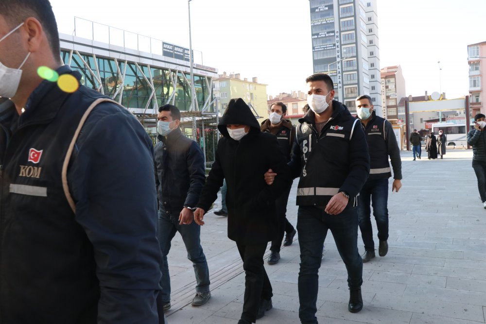 FETÖ'nün 7 ildeki 'emniyet mahrem yapılanması'na operasyonda 9 kişi adliyede