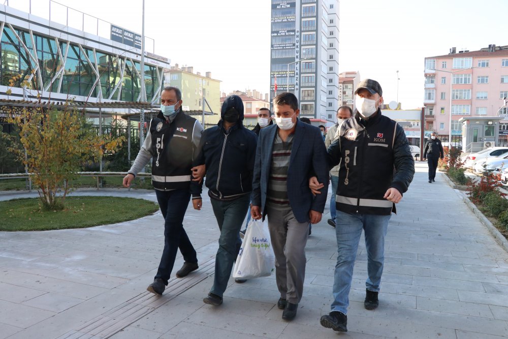 FETÖ'nün 7 ildeki 'emniyet mahrem yapılanması'na operasyonda 9 kişi adliyede