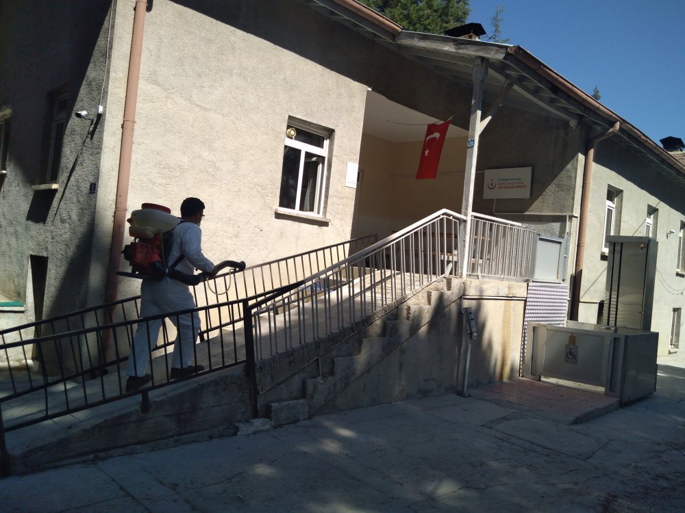 Vakaların yeniden artışa geçtiği Konya'nın ilçelerinde dezenfekte çalışmaları hızlandı