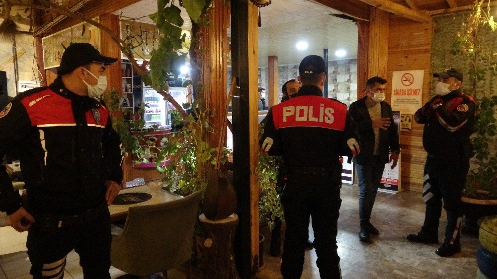 Yasak başladı! Müşteri dolu kafeler tek tek boşaltıldı