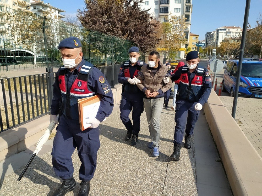 Uyuşturucu satarken suçüstü yakalandı! Yakınları kadın muhabiri darp etti