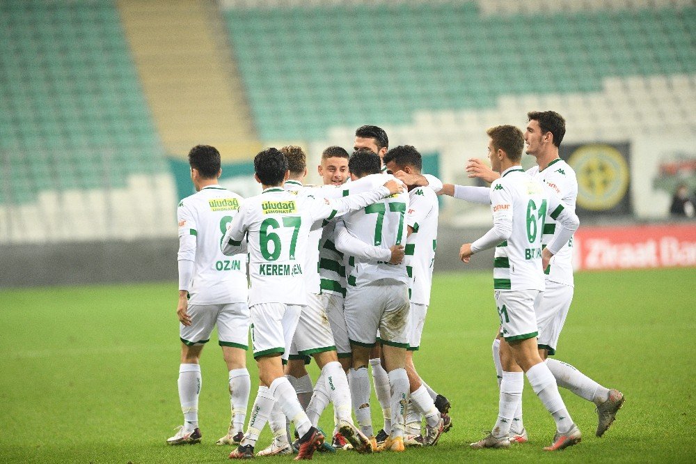 1922 Konyaspor Süper Lig'in eski şampiyonu Bursaspor'la karşılaşacak