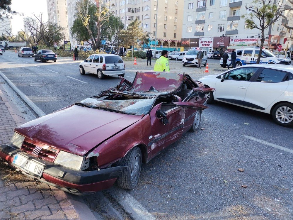 Takla atan otomobil dümdüz oldu! Sürücüsü ağır yaralı